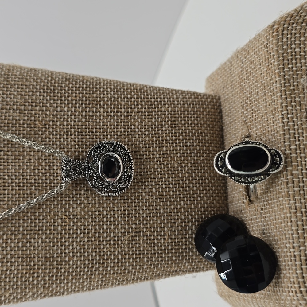 Elegant Black 3 pc Jewelry Set
